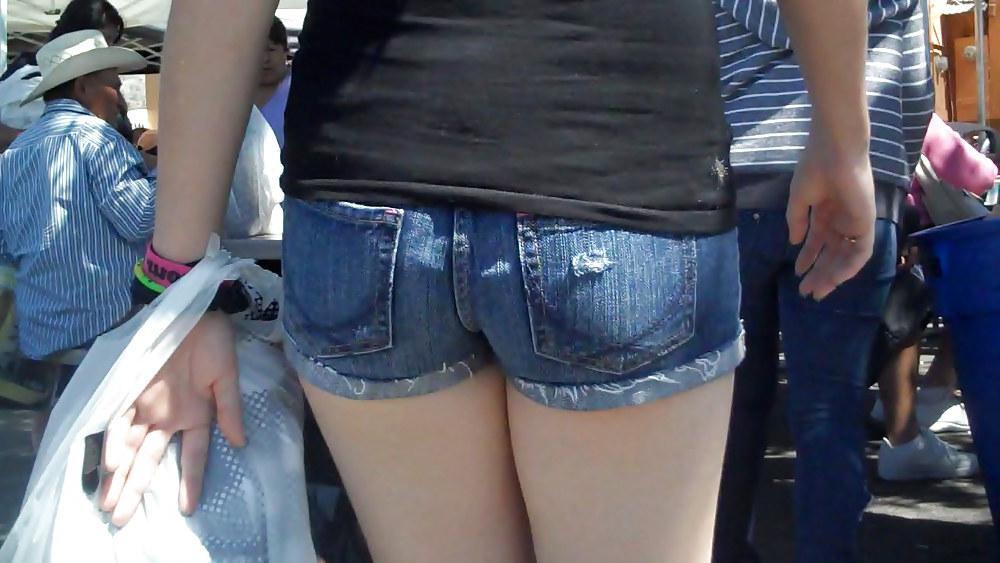 25P Edible butt and ass so nice in them jeans 