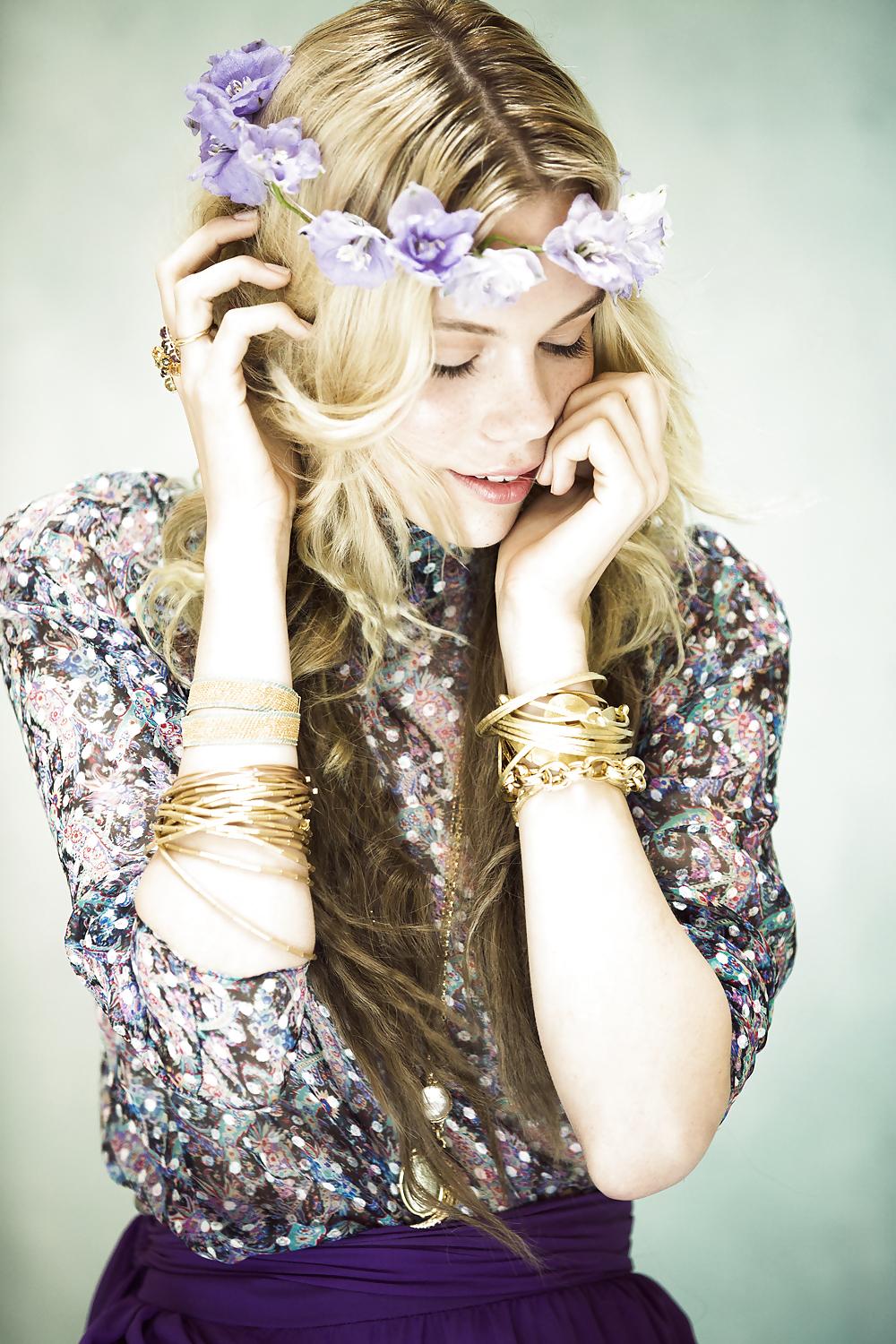 7P Bohemian hippy blonde