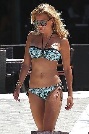 25P Sylvie van der Vaart: Dutch model & TV Presenter - Ameman