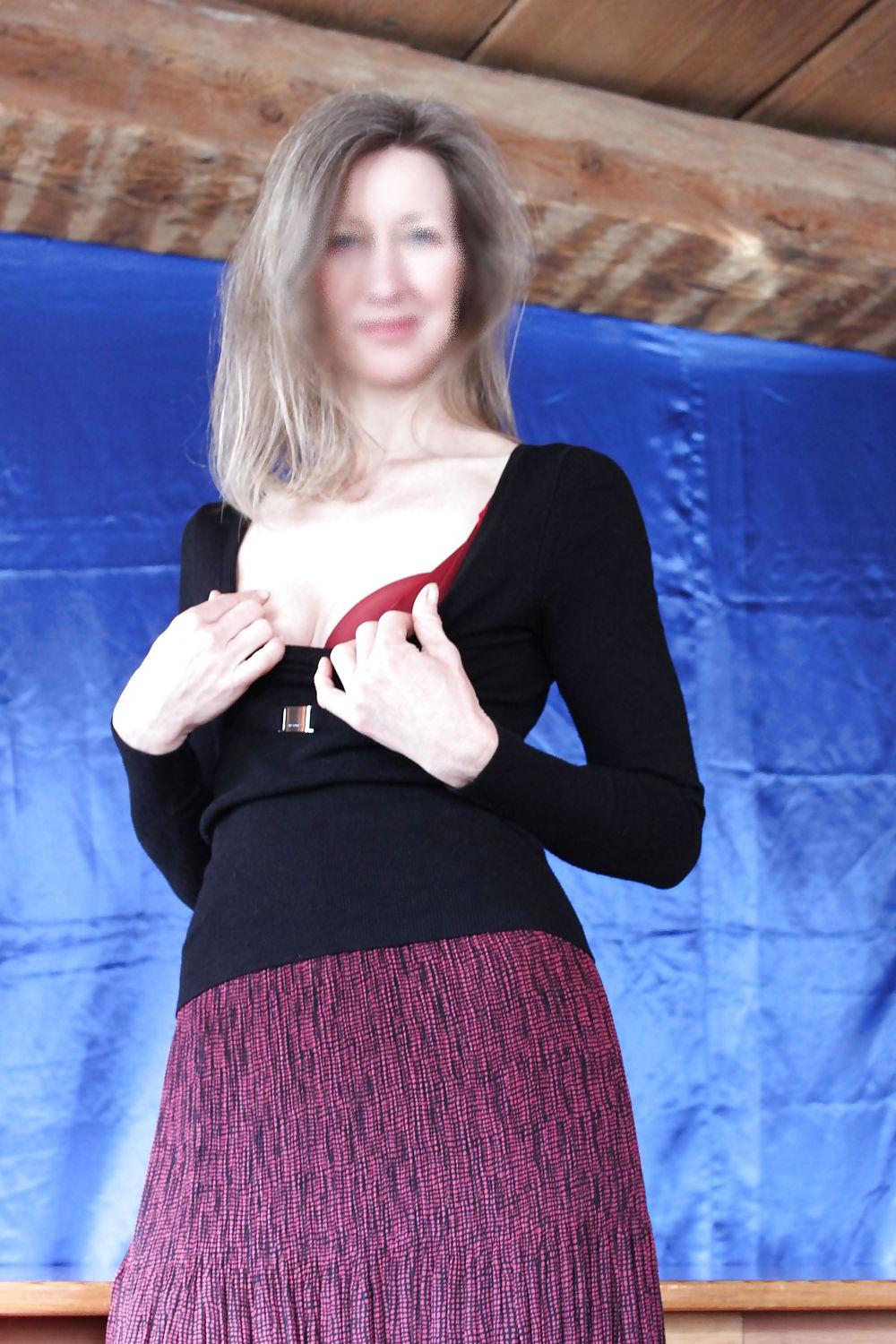 20P Annabel - stripping at home