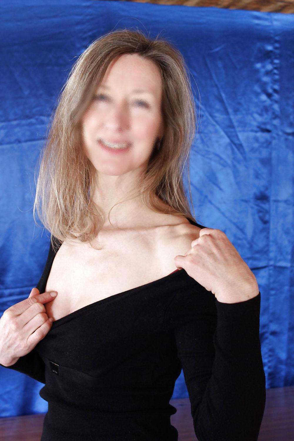 20P Annabel - stripping at home
