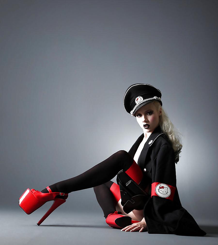 25P Women in uniform