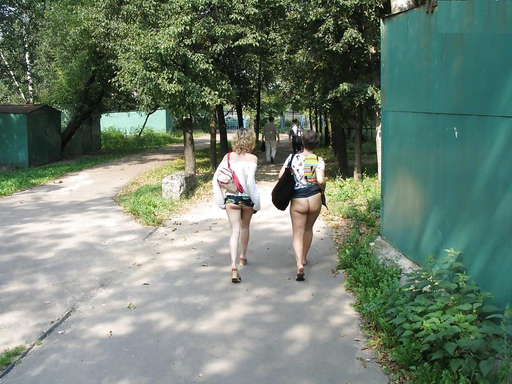 12P Amigas en el parque 