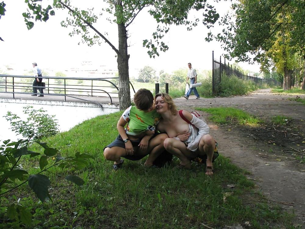 12P Amigas en el parque 