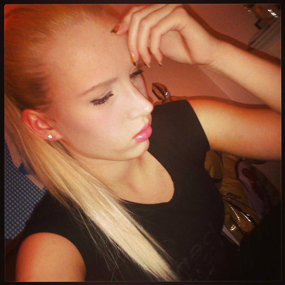 25P Dutch slut 19