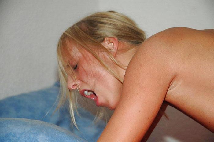 20P Hot girlfriend fucked hard doggystyle