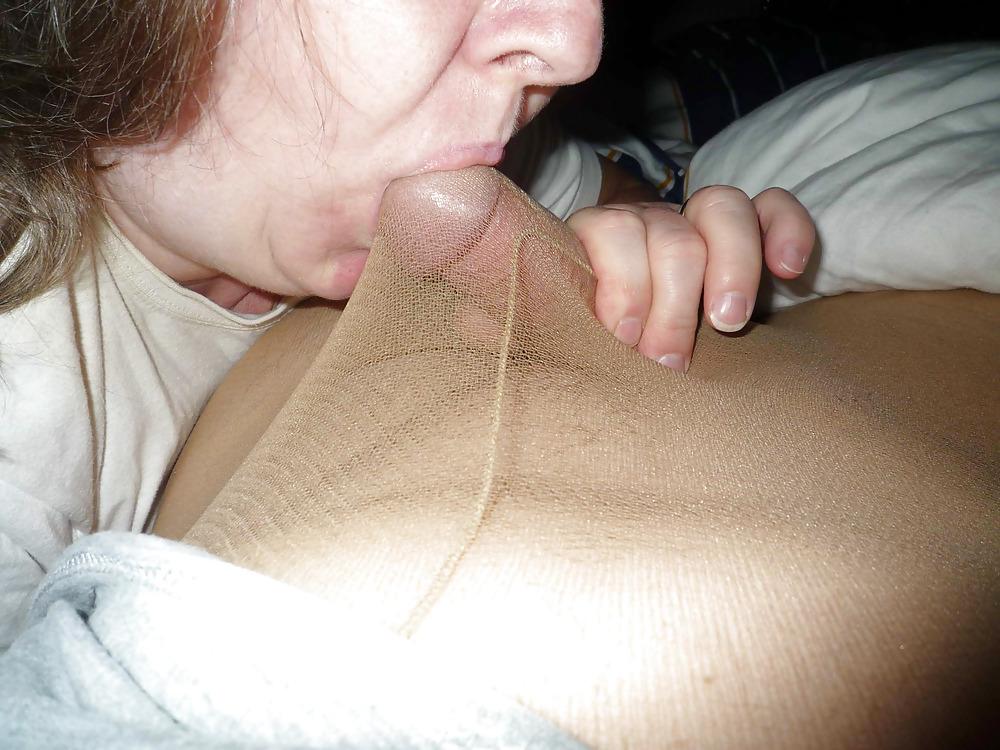 10P Pantyhose blow job