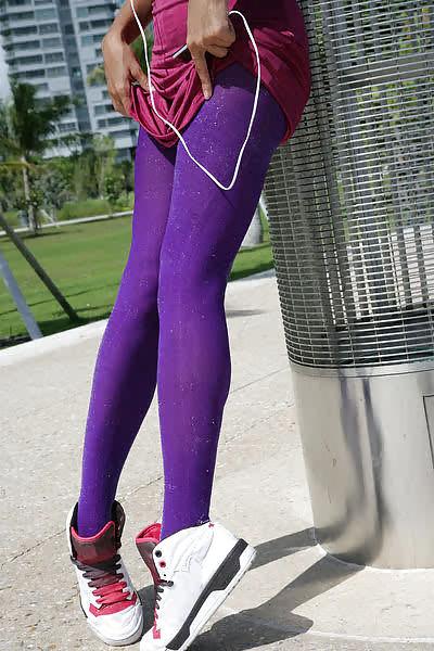 10P Pantyhose with Sneakers
