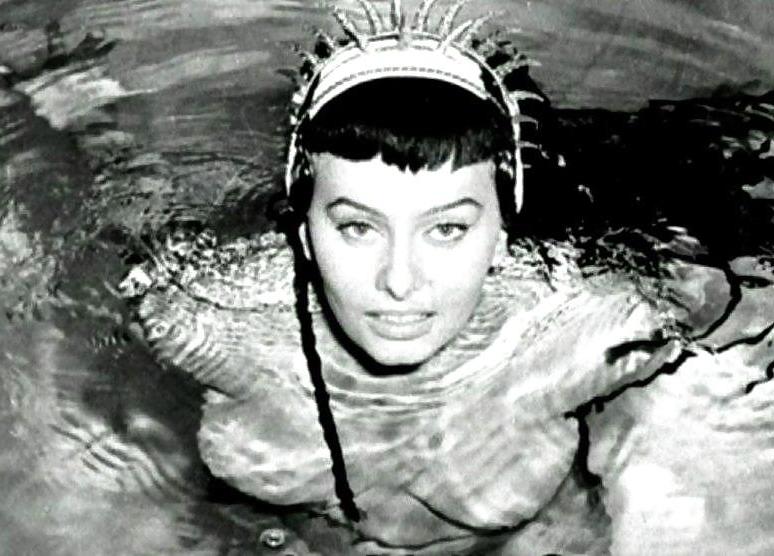 25P Sophia Loren scenes