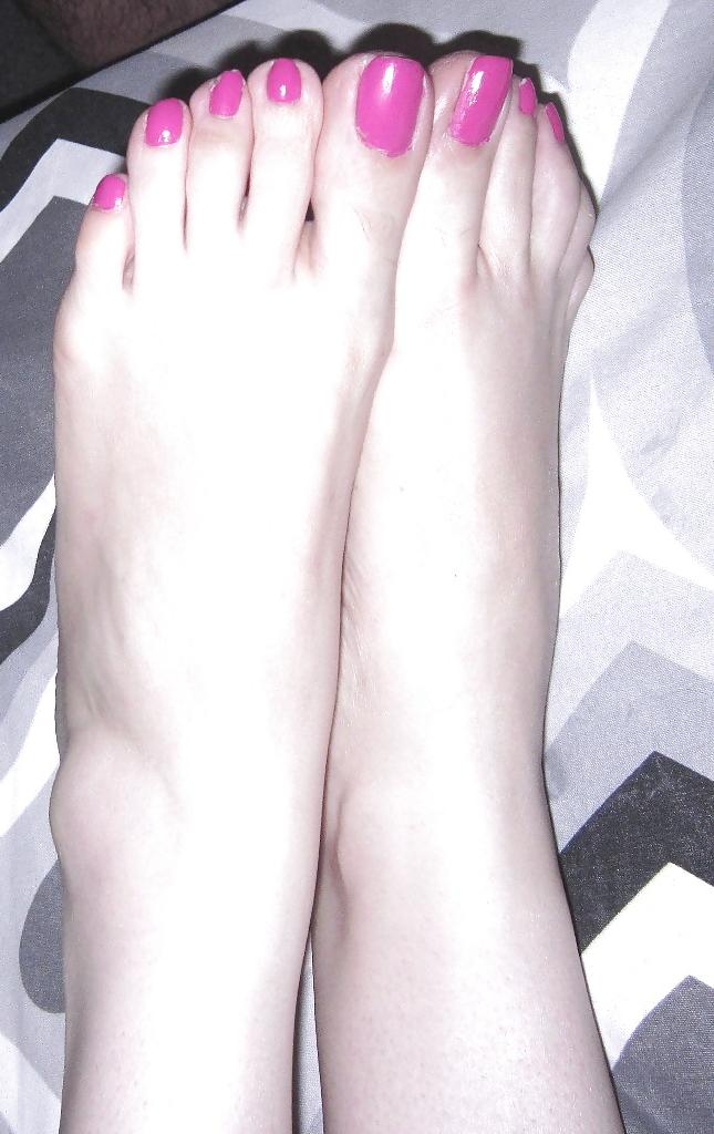 20P Foot Fetish Photos