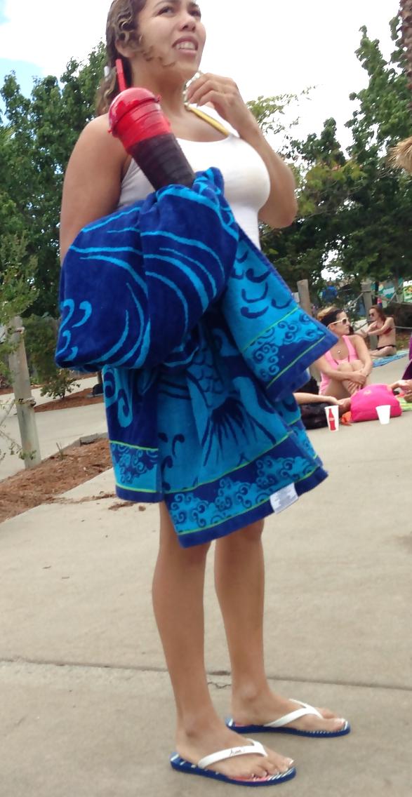 8P Candid busty mexican girl at waterpark