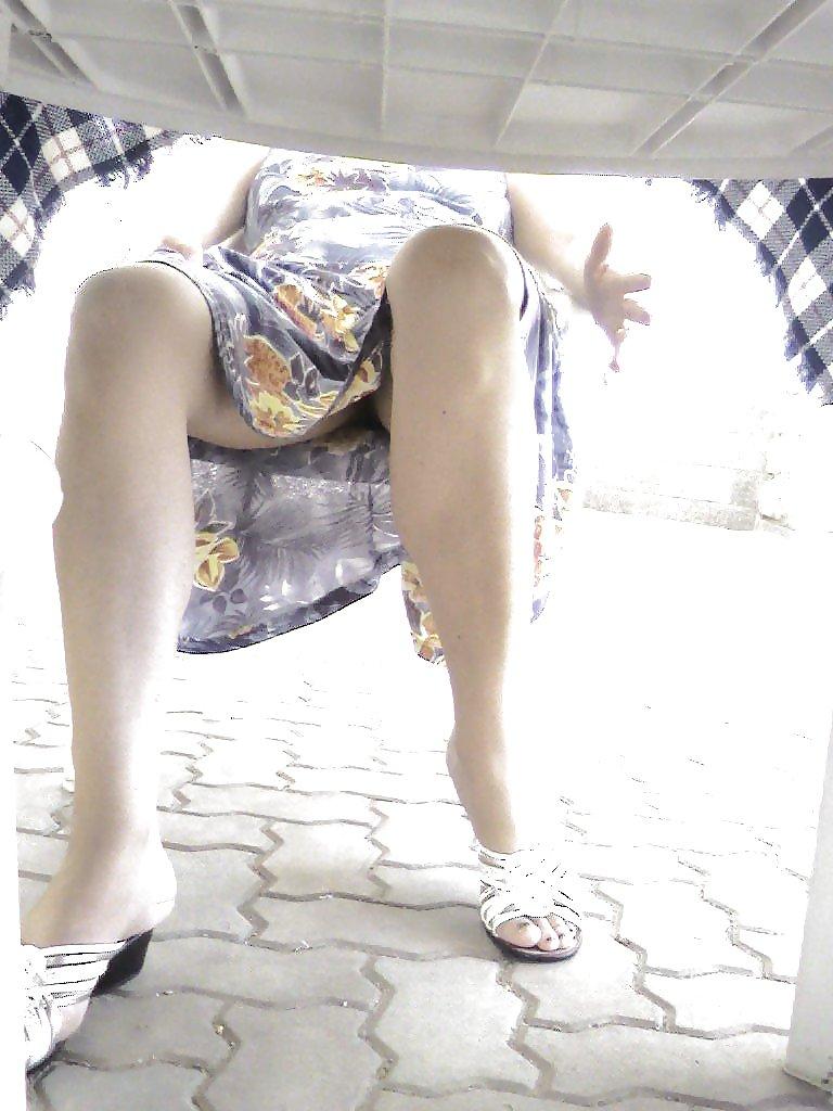 16P SDRUWS2 -  FRIEND'S WIFE UPSKIRT 