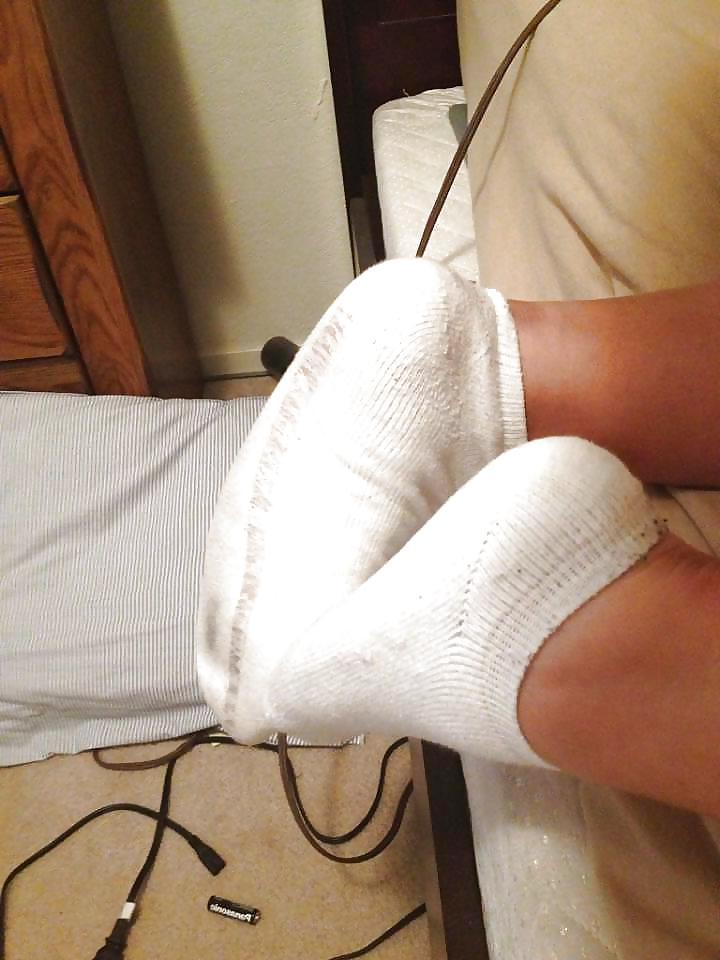 25P Stinky white ankle socks latina friend