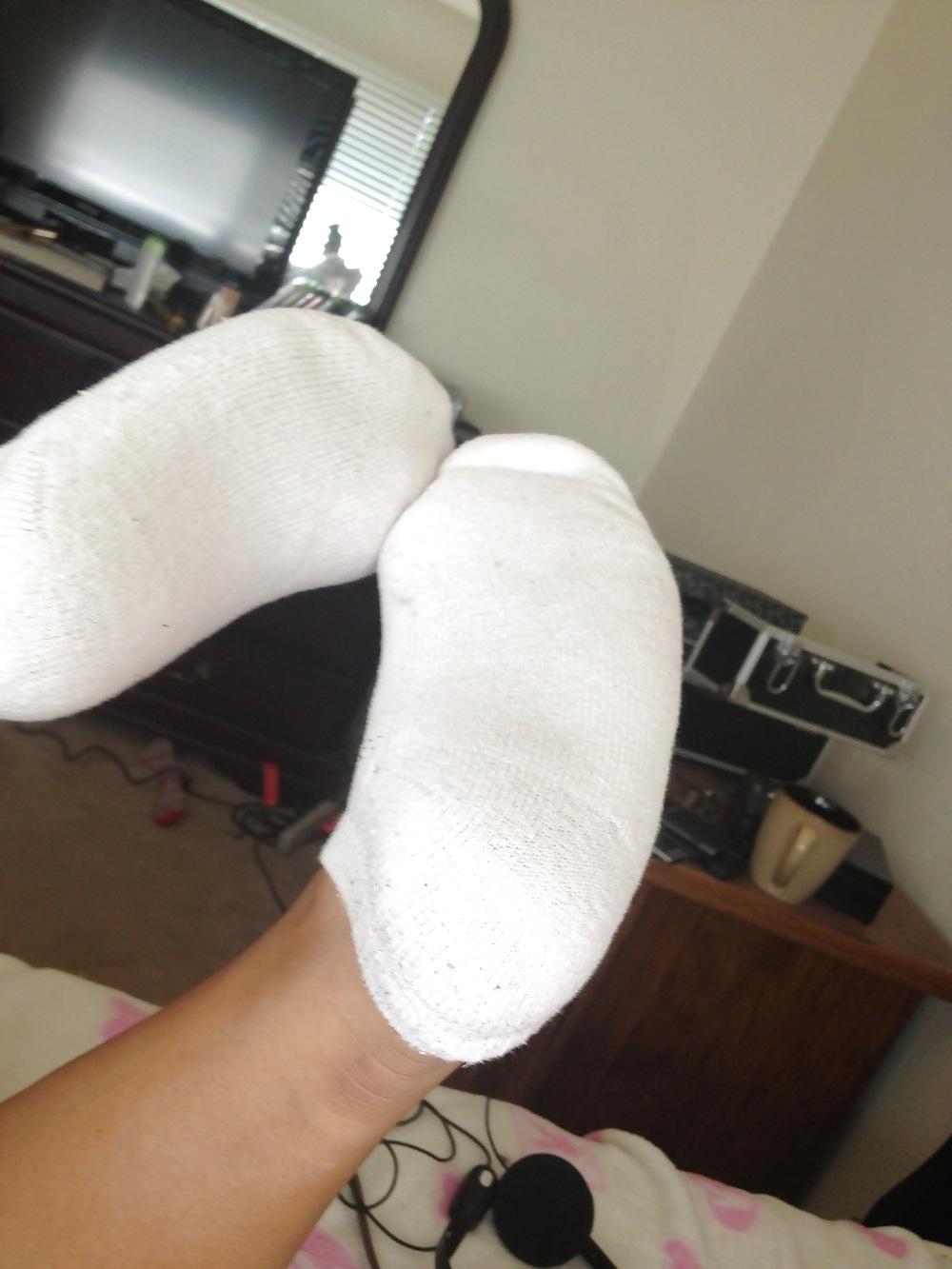 25P Stinky white ankle socks latina friend