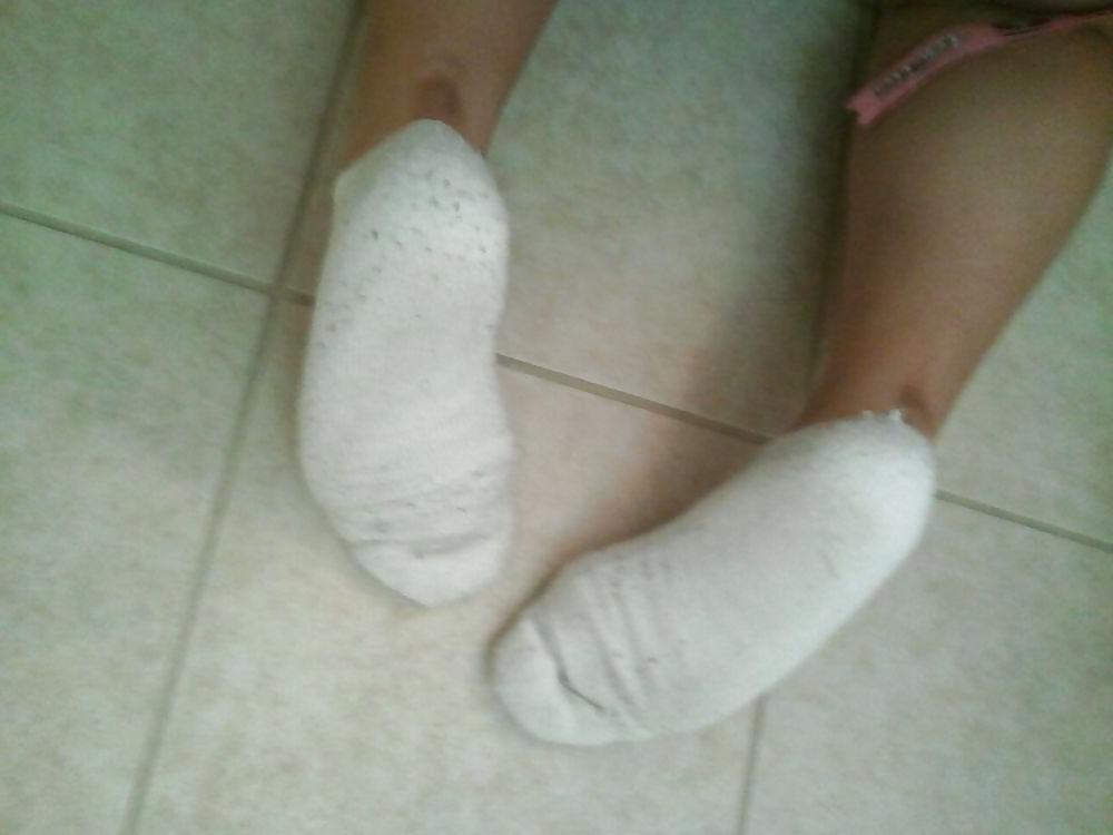 25P Stinky white ankle socks latina friend