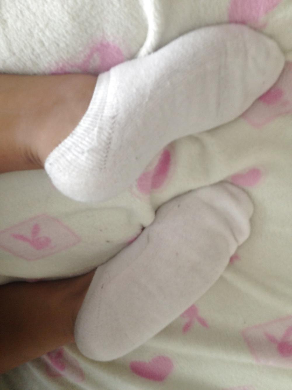 25P Stinky white ankle socks latina friend