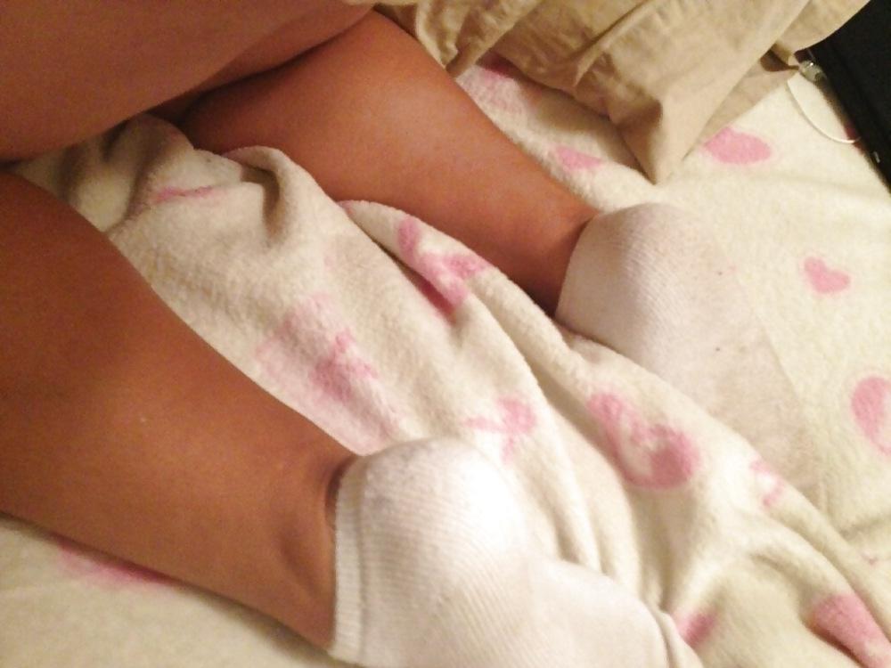 25P Stinky white ankle socks latina friend