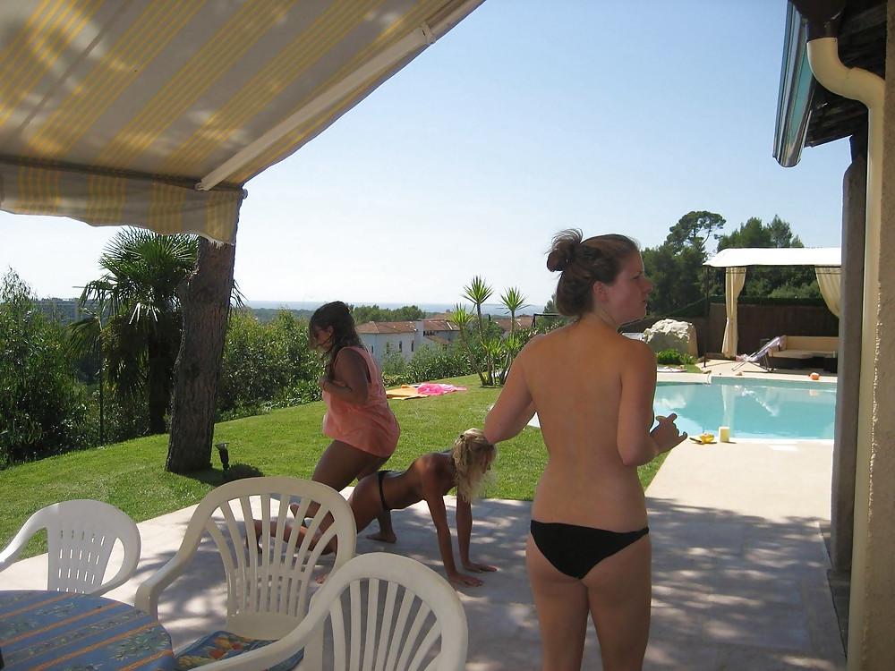 25P Dutch teen girls on holiday in Italy
