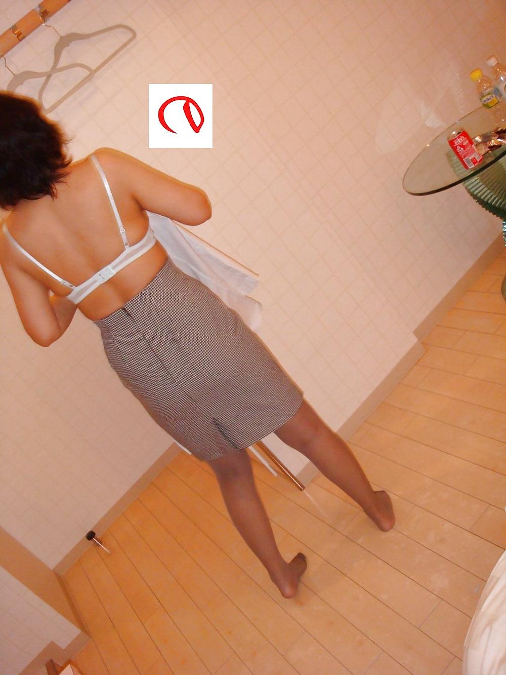 20P My Friend Mature 14 (Japanese Pantyhose)