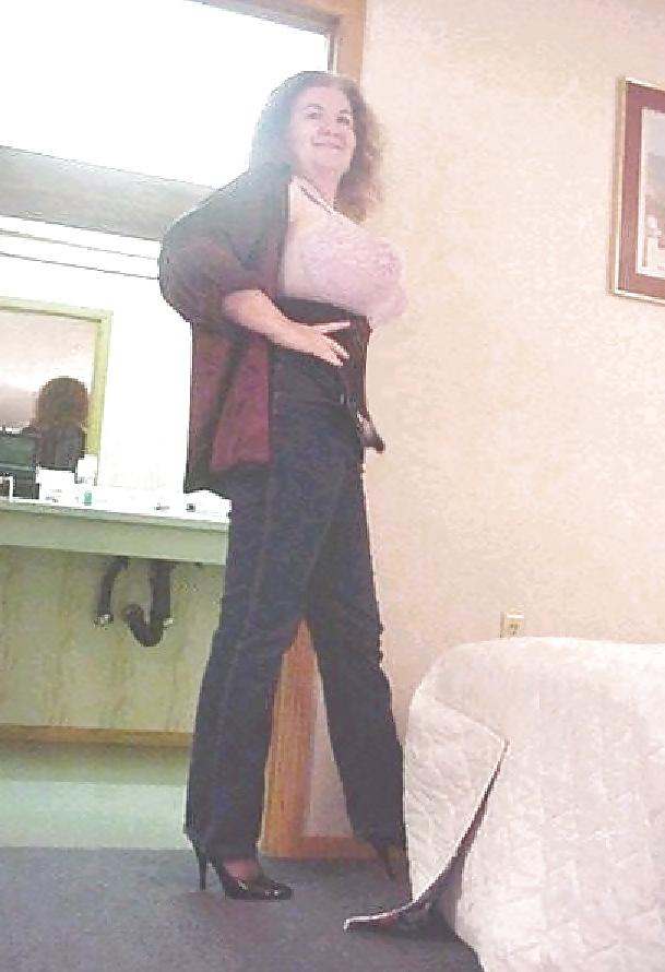 25P Buxom Brandi