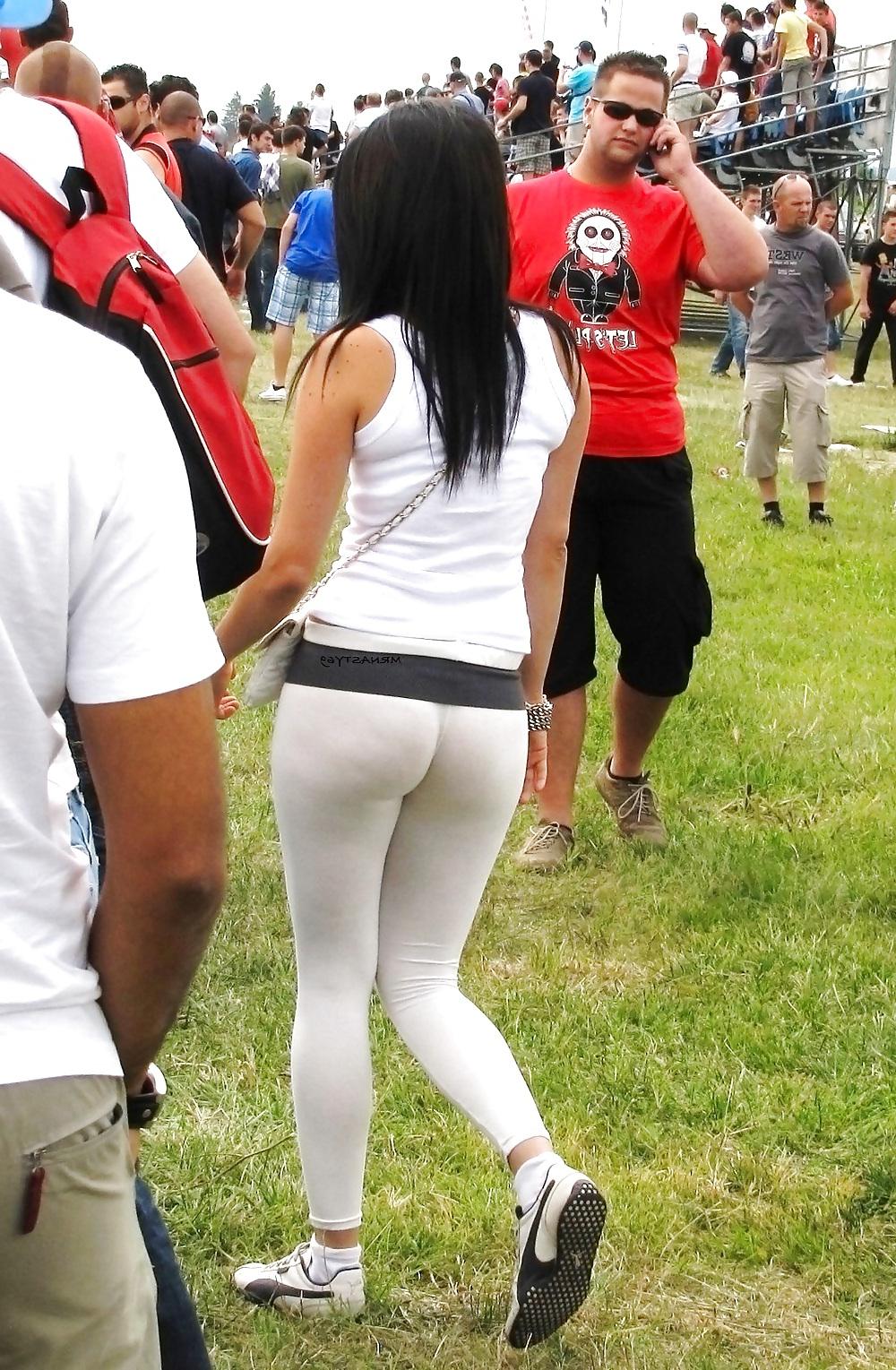 19P Wife At The Park In Tight Hot Leggings