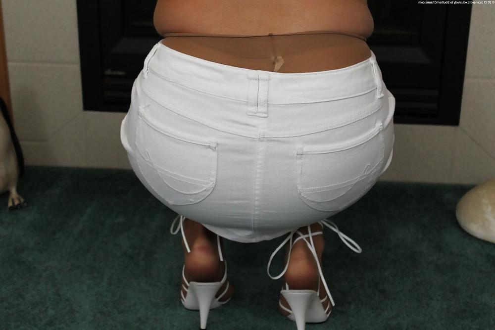 10P Grannys in pantyhose