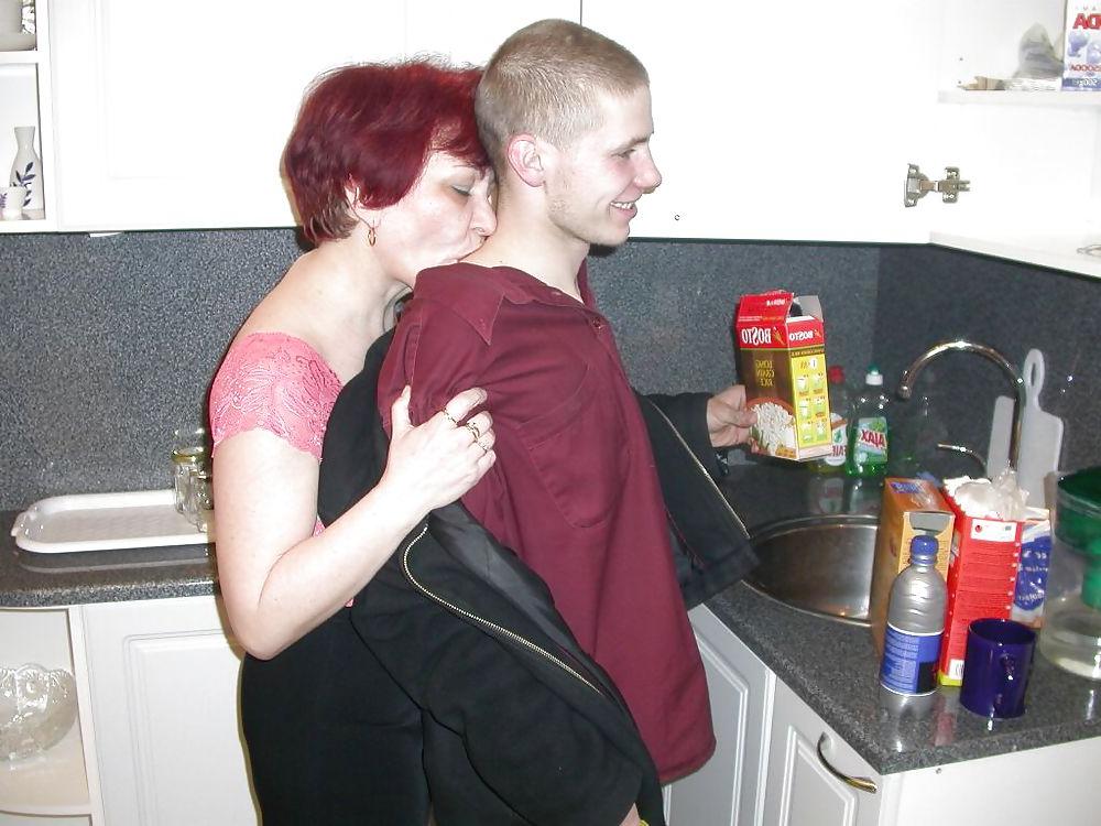 9P Mom & Boy in the kitchen 