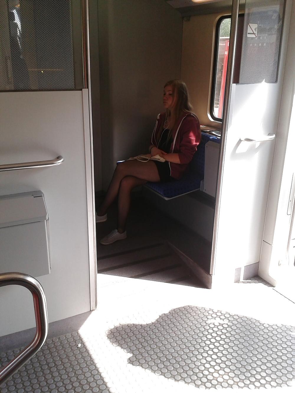 19P Pantyhose Street Amateur