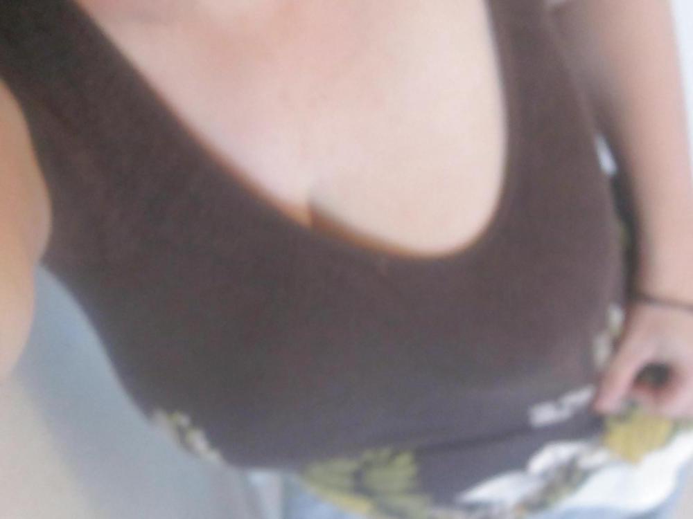 21P Private pics of my friend (no nude)