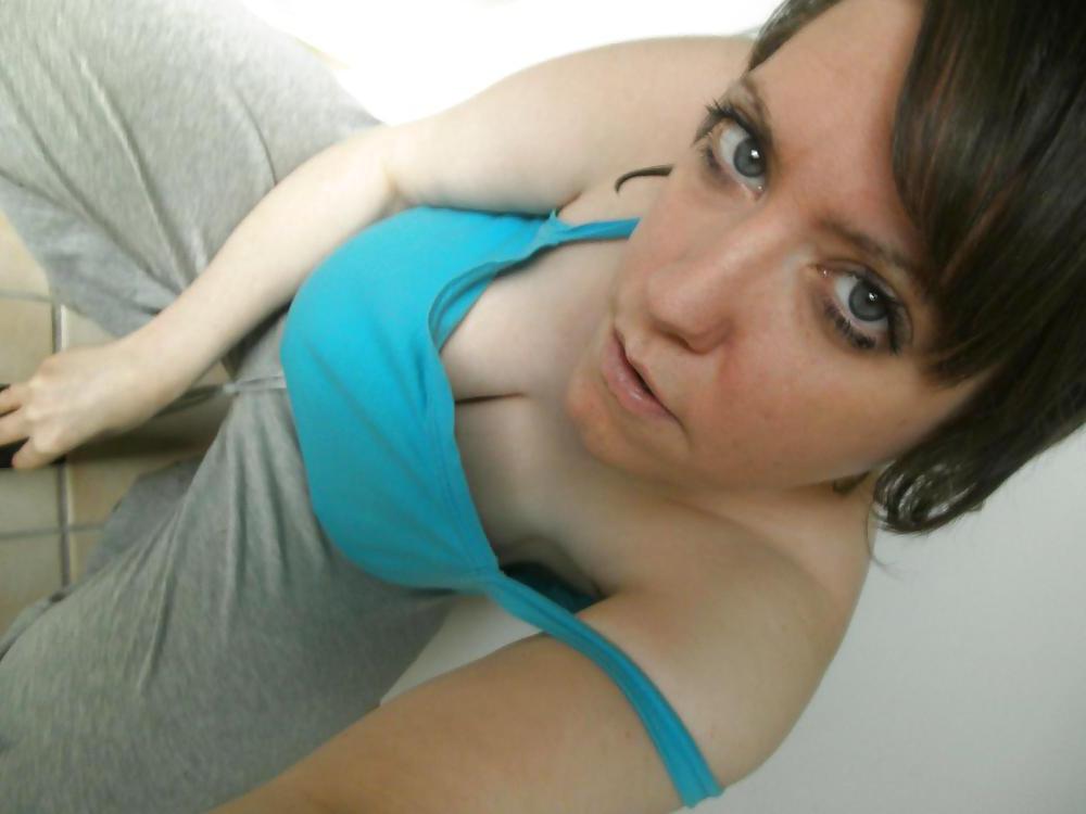 21P Private pics of my friend (no nude)