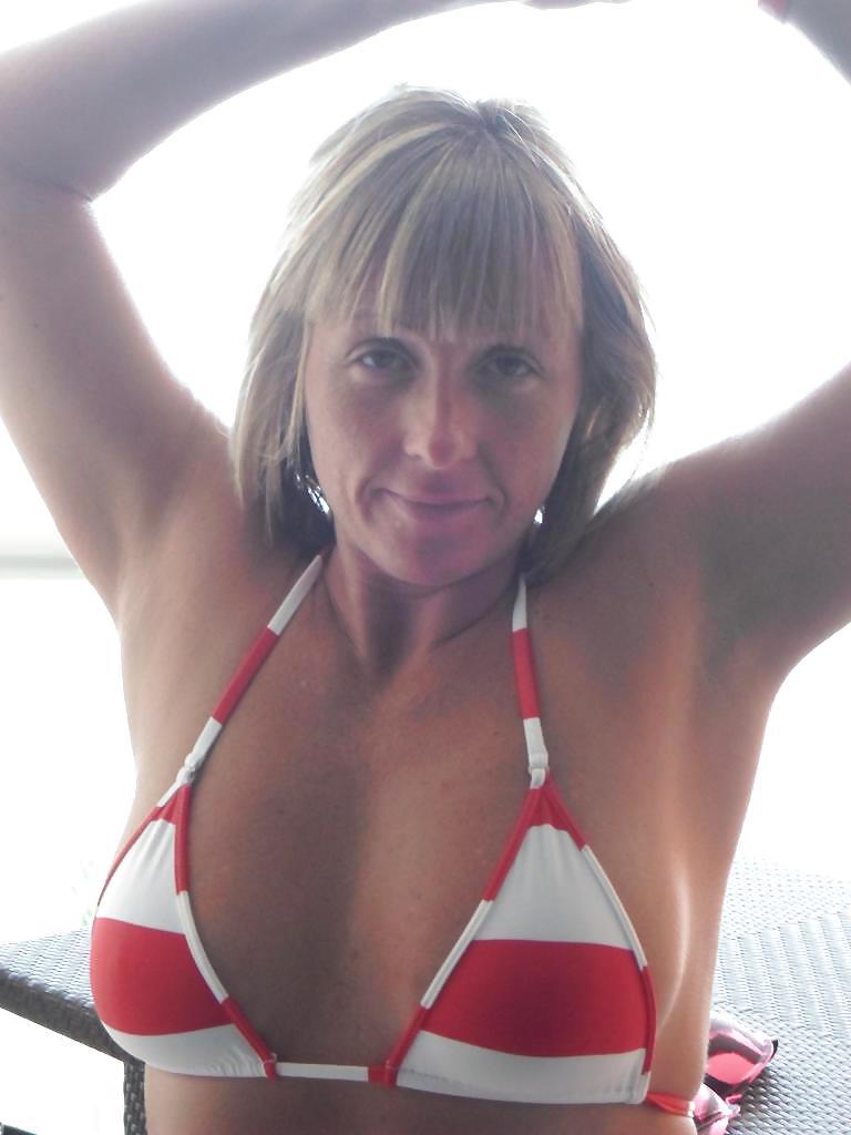 25P MILF On Holiday