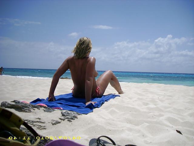25P MILF On Holiday