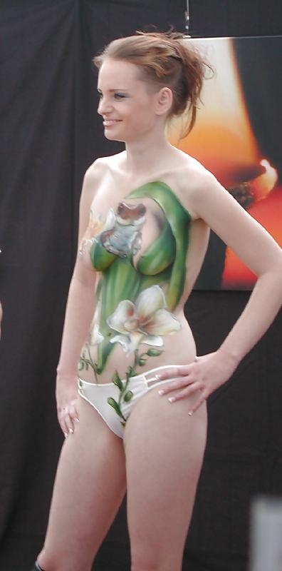 8P Body panting on german girl - a frog scene - 2010