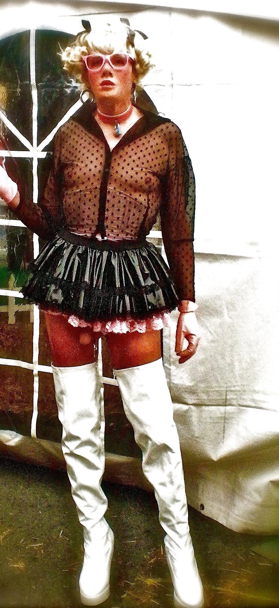 16P Doll Spanking