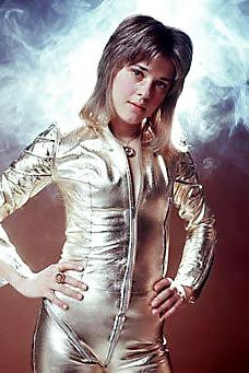 16P Suzi Quatro
