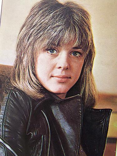 16P Suzi Quatro