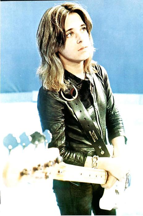 16P Suzi Quatro