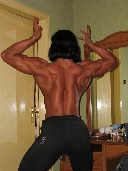 25P Wonderful Female Bodybuilders