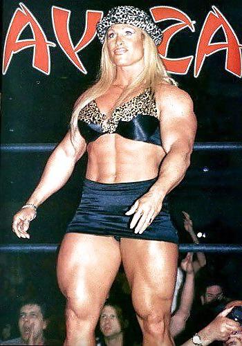 25P Wonderful Female Bodybuilders