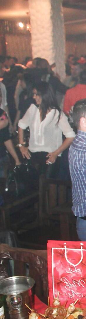 25P Spy old + young women in restaurant romanian