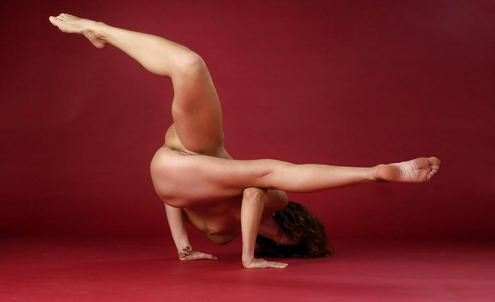 19P Dutch yoga girl Maaike