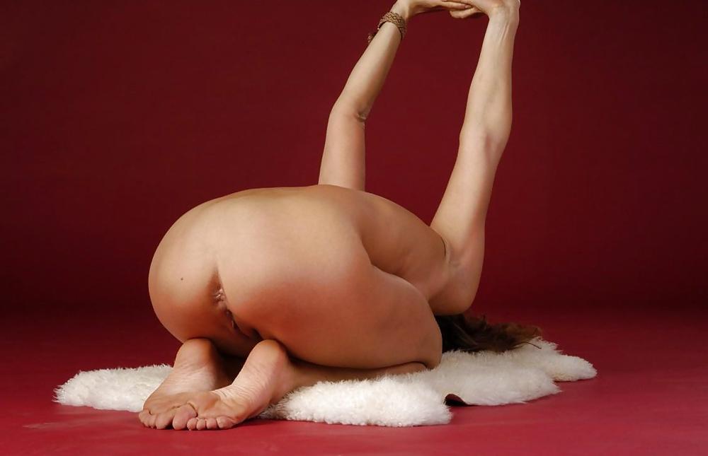 19P Dutch yoga girl Maaike