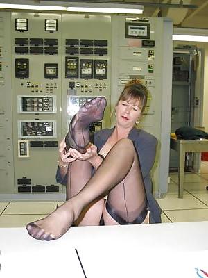 25P Canadian amateur lady loves nylons 2