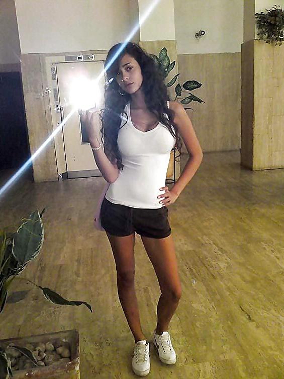4P Dutch teen Chantal
