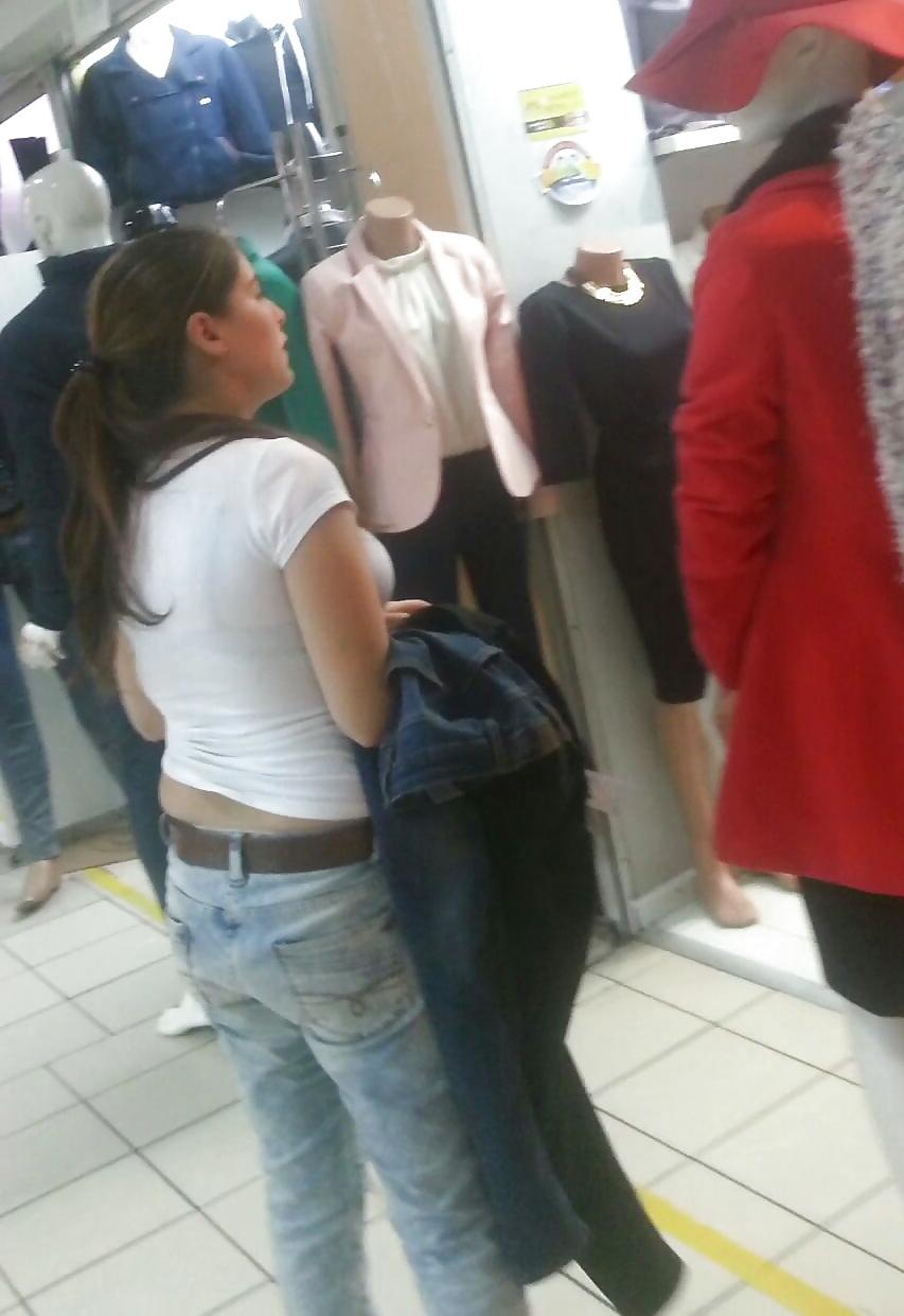 25P Spy sexy teens ass in shop romanian