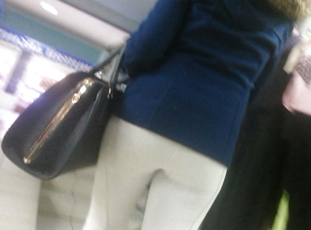 25P Spy sexy teens ass in shop romanian