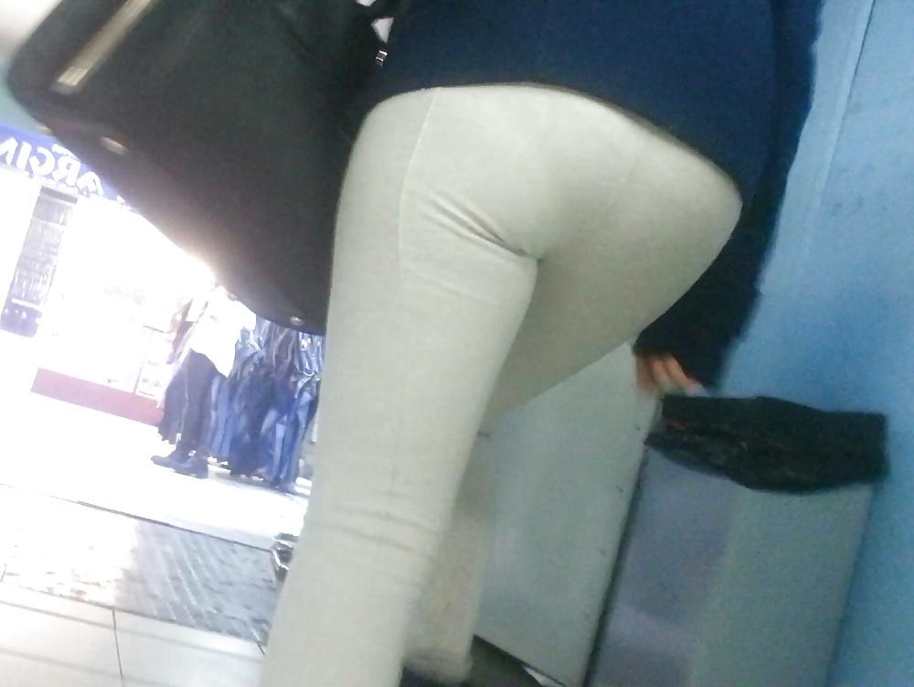 25P Spy sexy teens ass in shop romanian