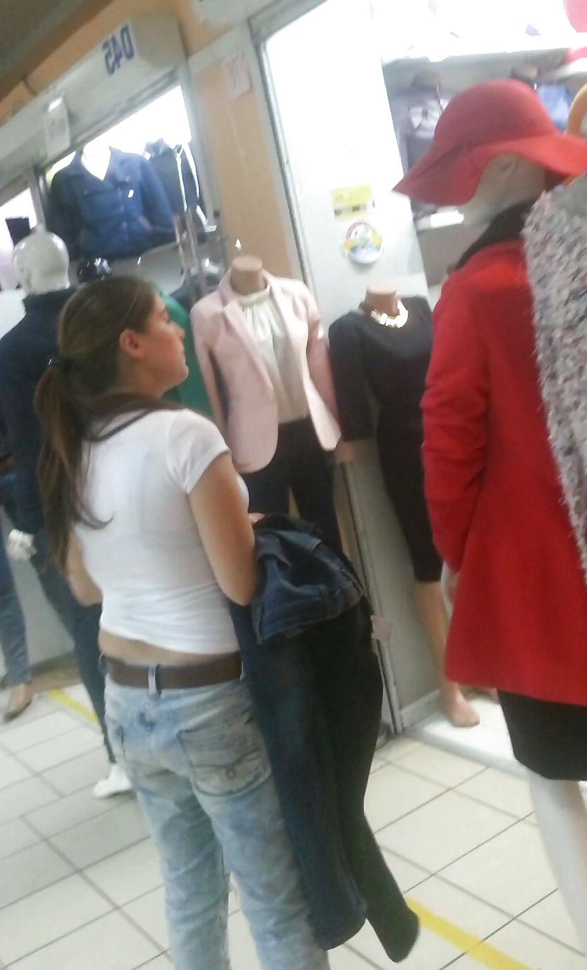 25P Spy sexy teens ass in shop romanian
