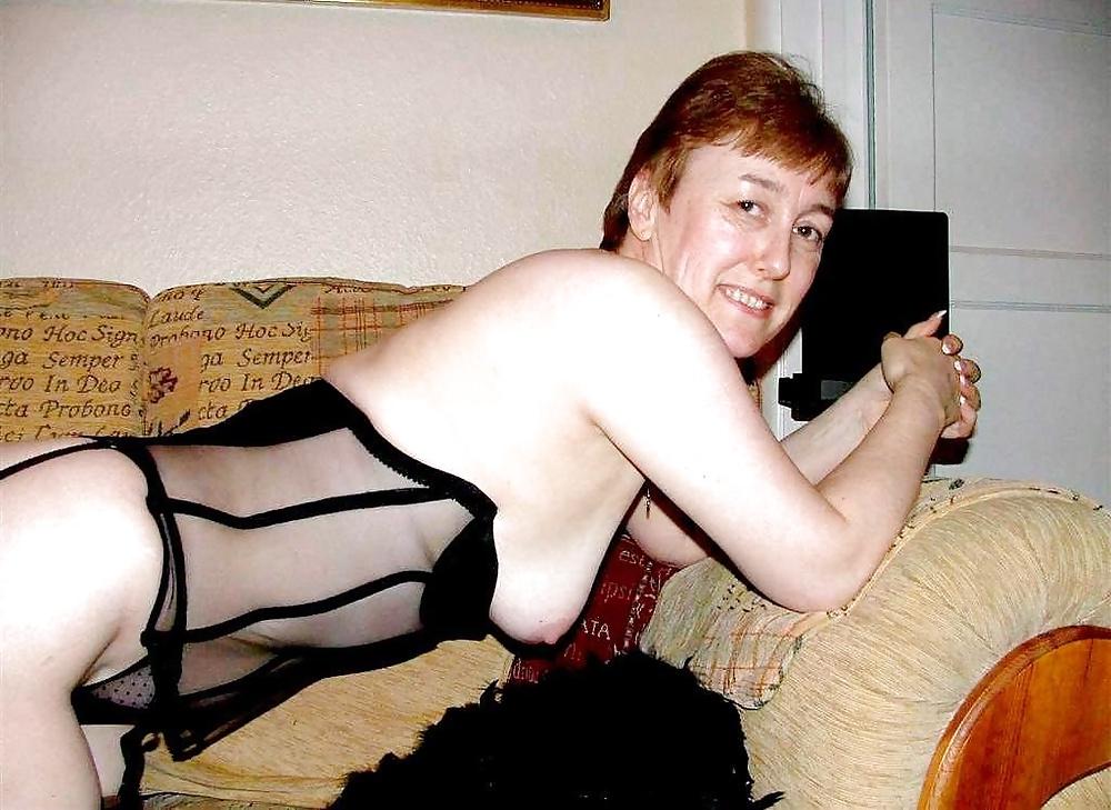 25P Leglady - the whore next door