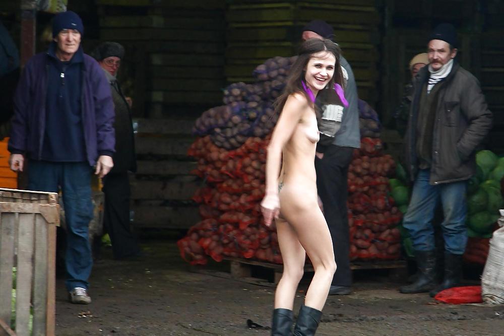 25P Working in the nude 21